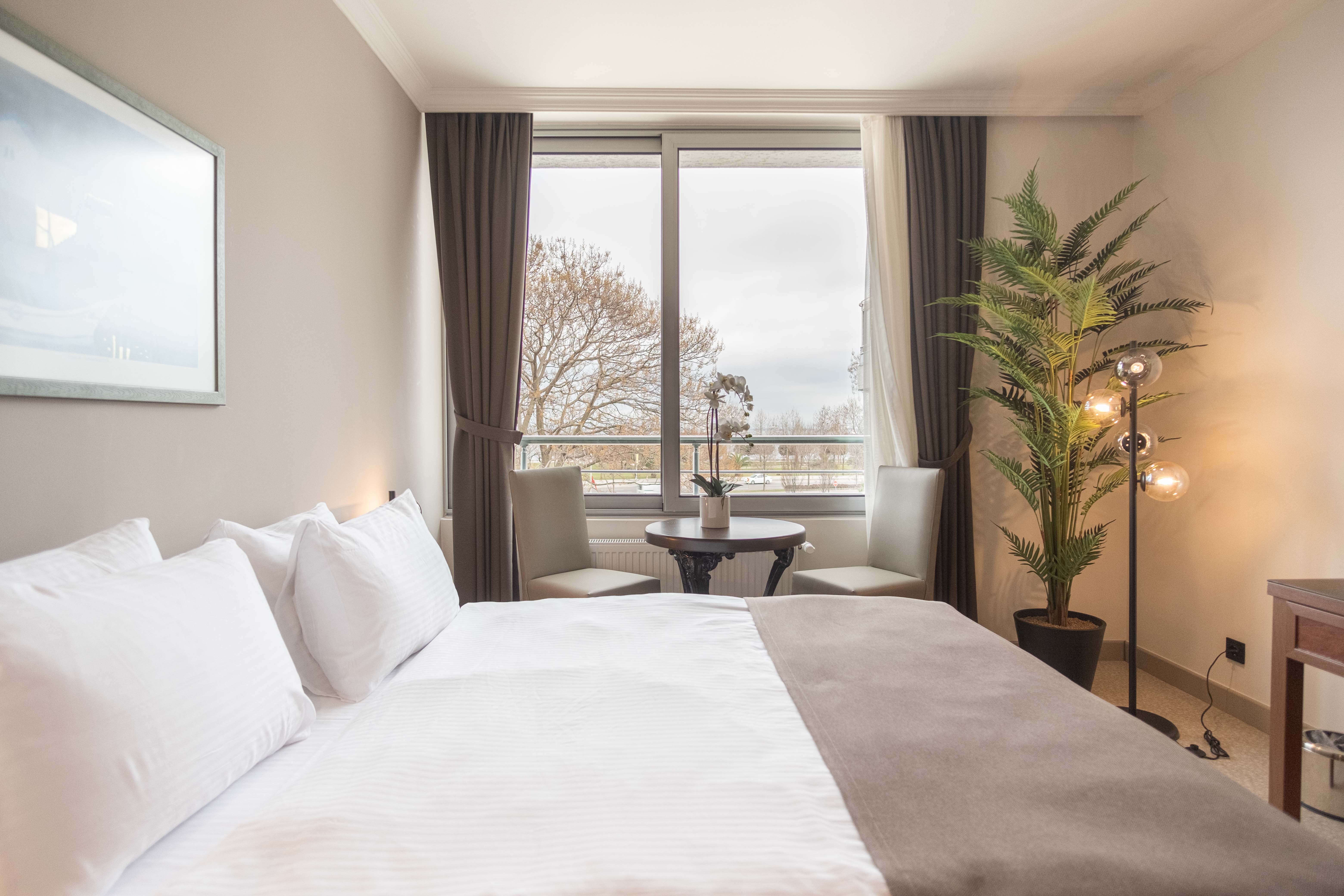 Standard Sea-View Room